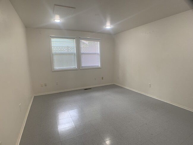 Building Photo - 9221 2nd Ave NW