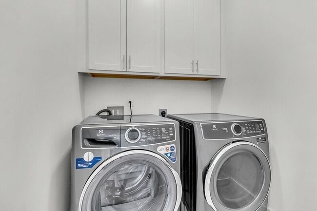 Building Photo - 102 True Blue Lp