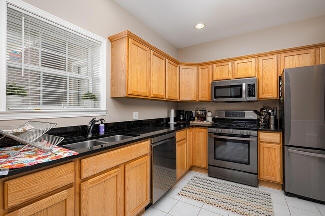 Building Photo - 2906 N Knightsbridge Cir
