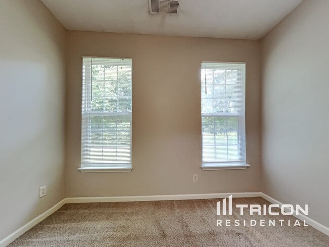 Building Photo - 2224 Boone Ct