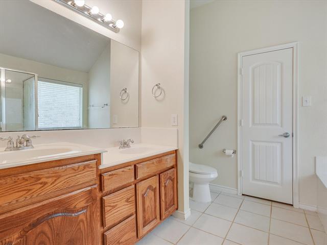 Building Photo - 5928 Desperado Dr