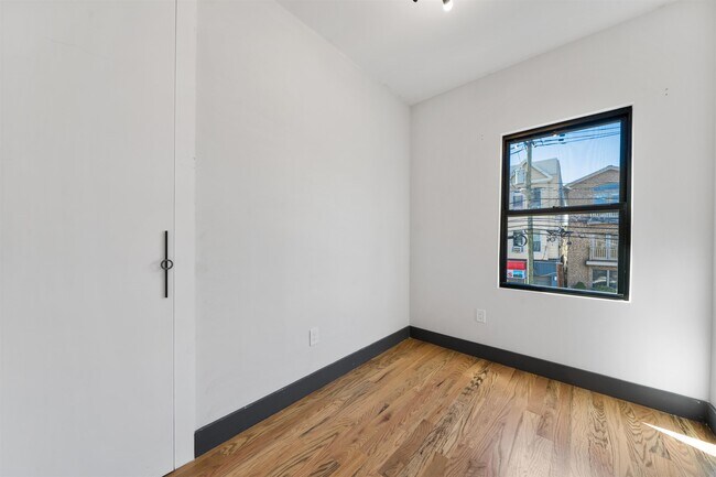 Building Photo - 604 Palisade Ave