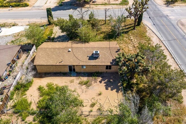 Building Photo - Single-Story 3BR Home with Garage & Fully Fenced Yard