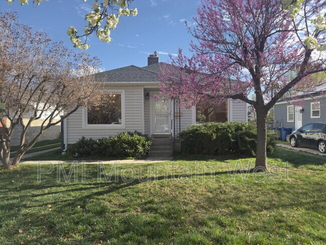 Building Photo - 1878 E Stratford Ave