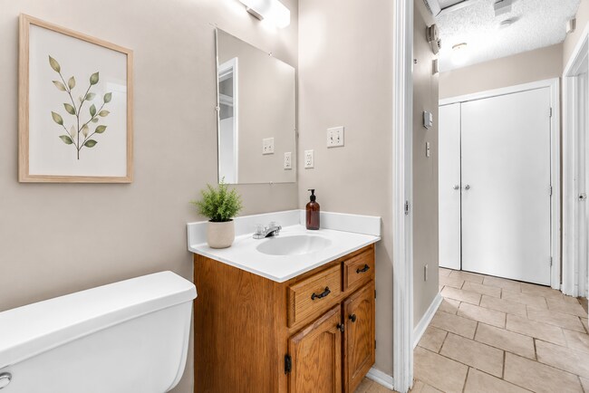 Building Photo - Move-In Ready 3BR/2BA Home with Large Backyard – Only $1,225/Month!
