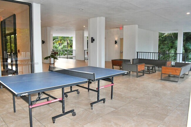 Building Photo - 1901 Brickell Ave