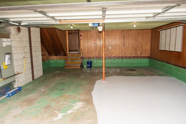 Building Photo - 502-138 138 St E
