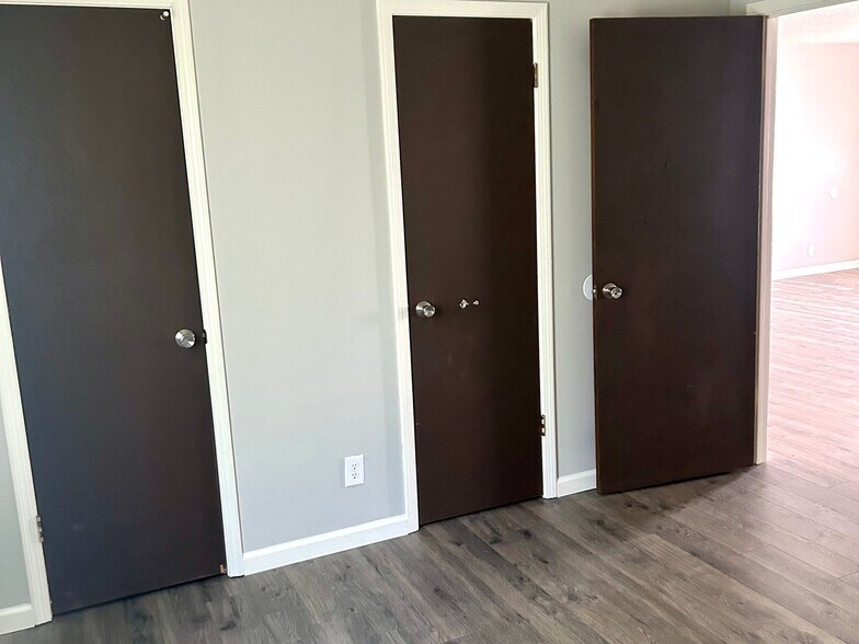 Building Photo - 16 Rossfield Cv