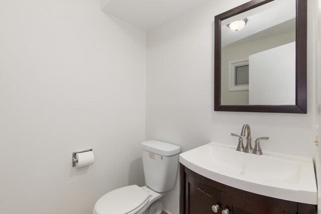 Building Photo - 5961 North East Circle Avenue