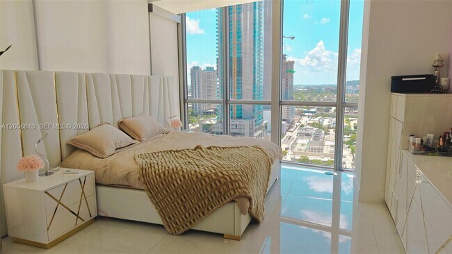 Building Photo - 1100 Biscayne Blvd