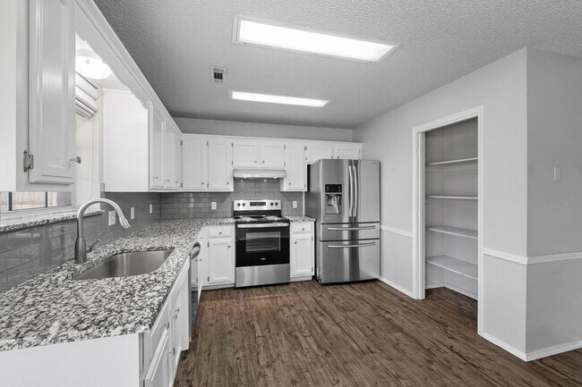 Building Photo - Modern 3-Bedroom Home with Open Kitchen & Fenced Yard