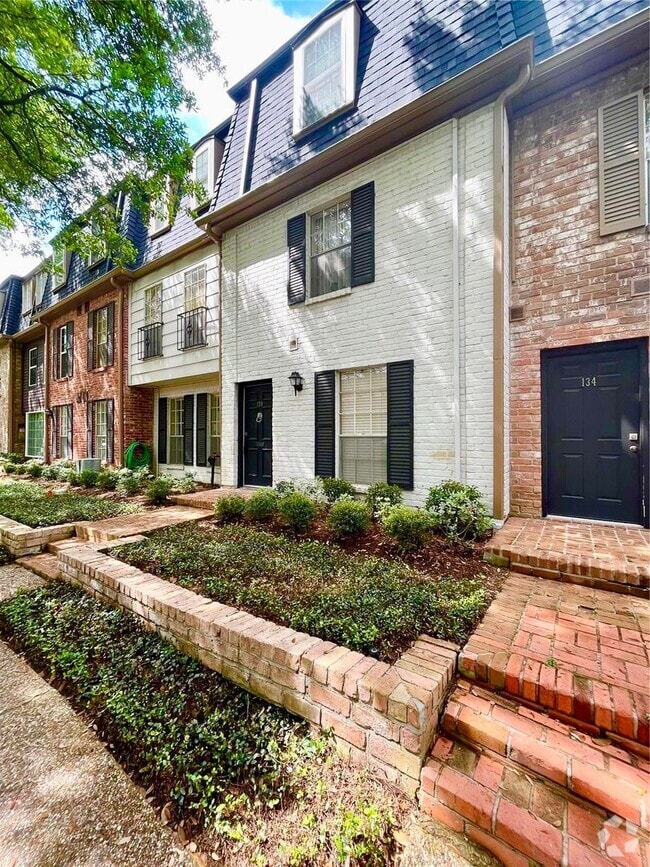 Building Photo - Charming one story Condo in Post Oak