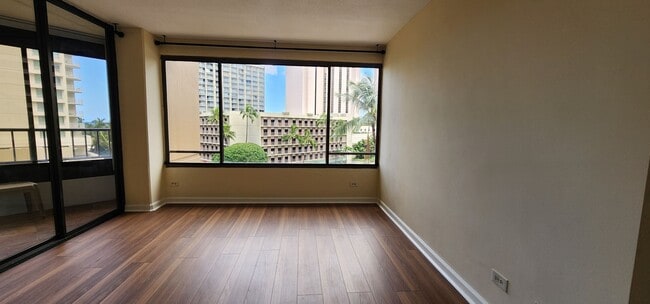 Building Photo - Newly renovated, conveniently located Discovery Bay Gem