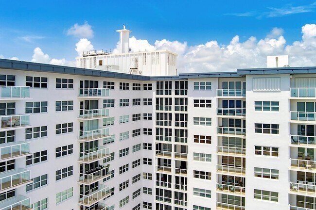 Building Photo - 111 N Pompano Beach Blvd