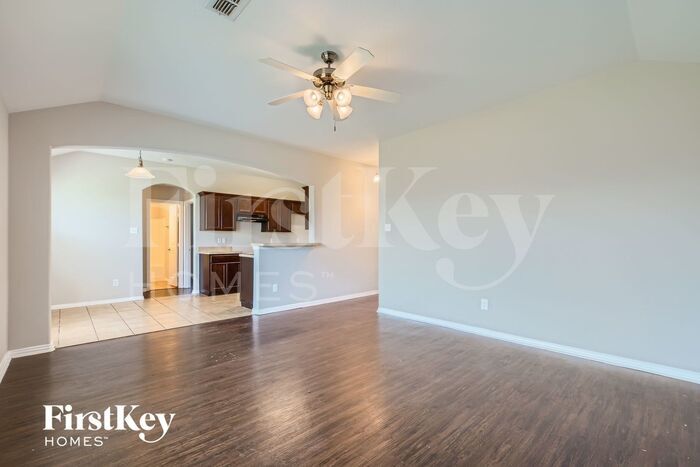 Building Photo - 1818 Willowbrook Dr