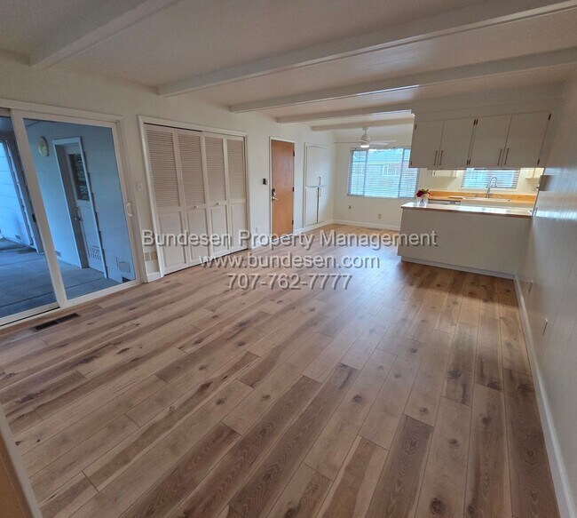 Building Photo - Beautifully updated 2015 Sq. Ft. Ranch-Style Home featuring 4BD/3BA| Brush Creek, Santa Rosa