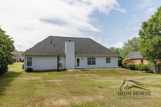 Building Photo - 379 Beech Hollow Trail SW