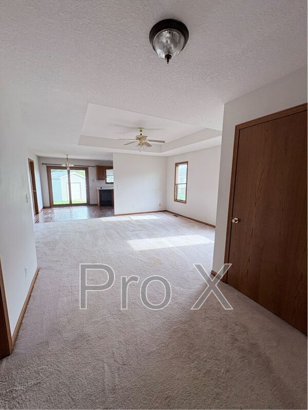 Building Photo - 124 W Briarbrook Ln