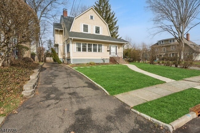 Building Photo - 439 St Marks Ave