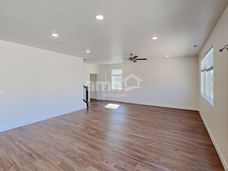 Building Photo - 321 North St