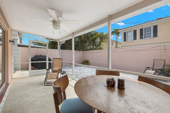 Building Photo - 2058 Tarpon Lake Way