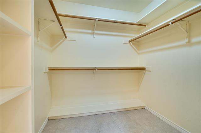 Building Photo - 2942 Woodland Hills Dr