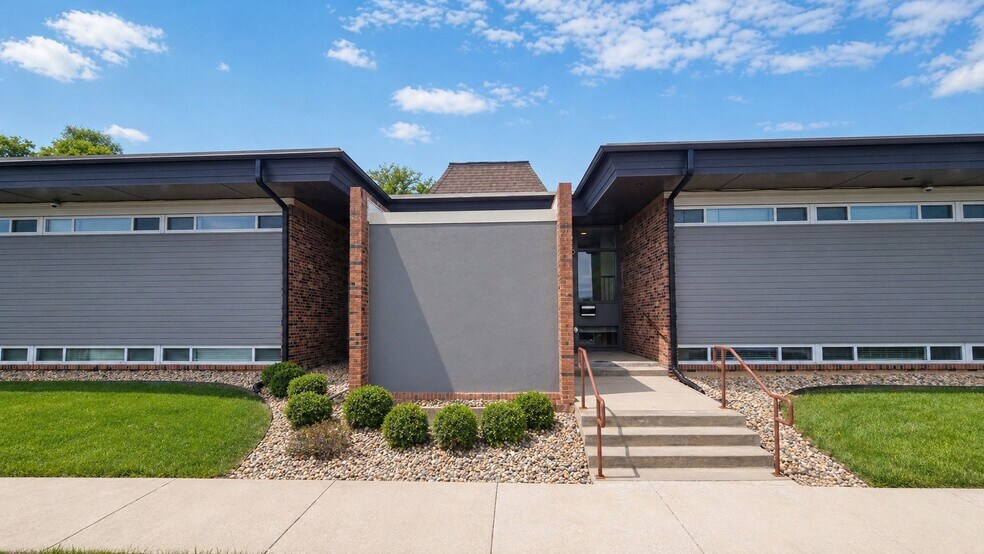 Building Photo - 5211 E 112 Terrace