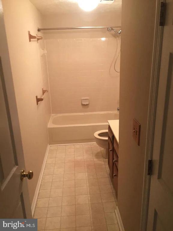 Building Photo - 104 Township Ct