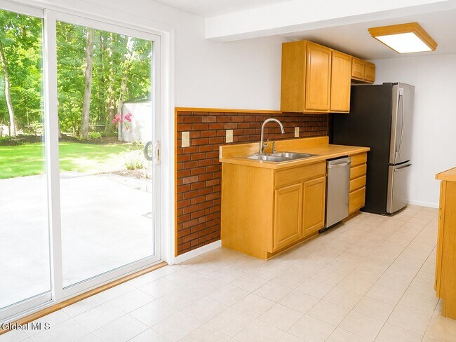 Building Photo - 44 Thimbleberry Rd