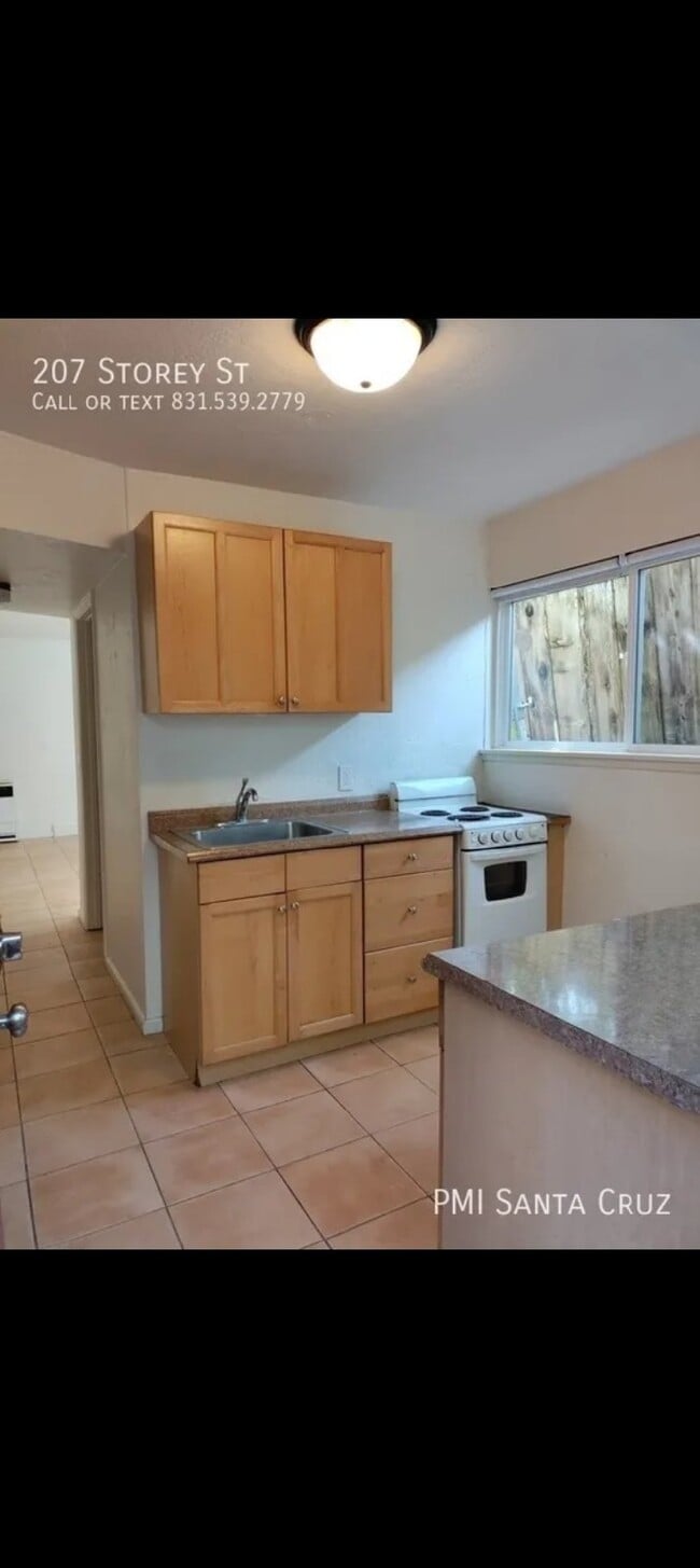 Building Photo - Charming Studio Apartment -  5 minutes to ...