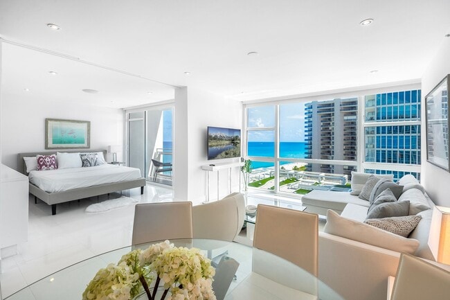 Building Photo - 6801 Collins Ave