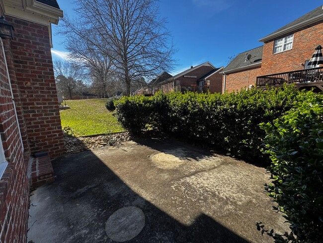 Building Photo - 181 New Hampshire Ct