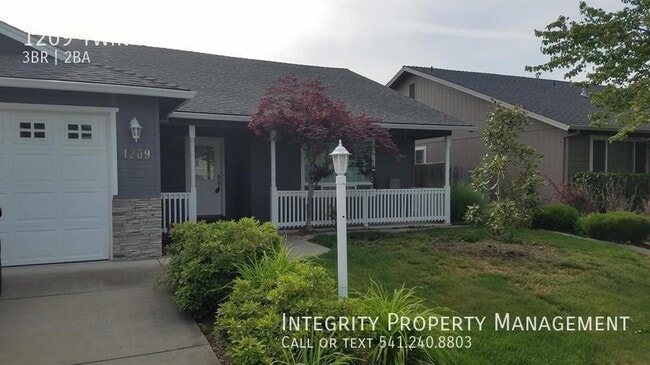 Primary Photo - 1209 Twin Rocks Dr