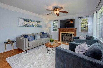 Building Photo - 4401 NW Columbia St