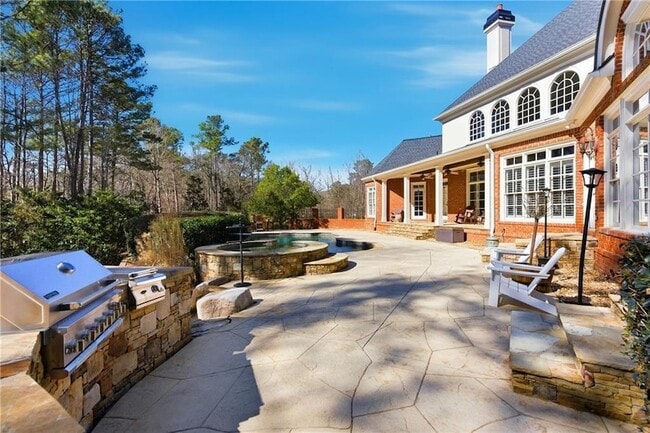 Building Photo - 6335 Howell Cobb Ct