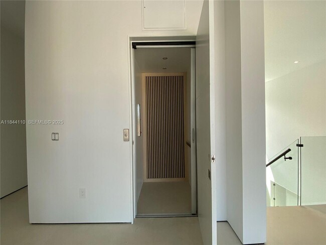 Building Photo - 13085 Coronado Terrace