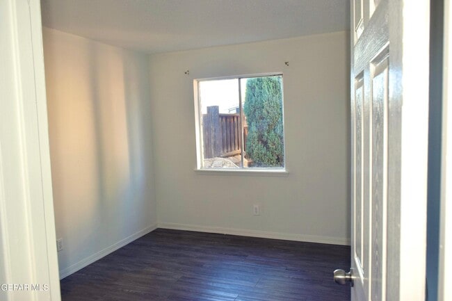 Building Photo - 4613 Sun Valley Dr