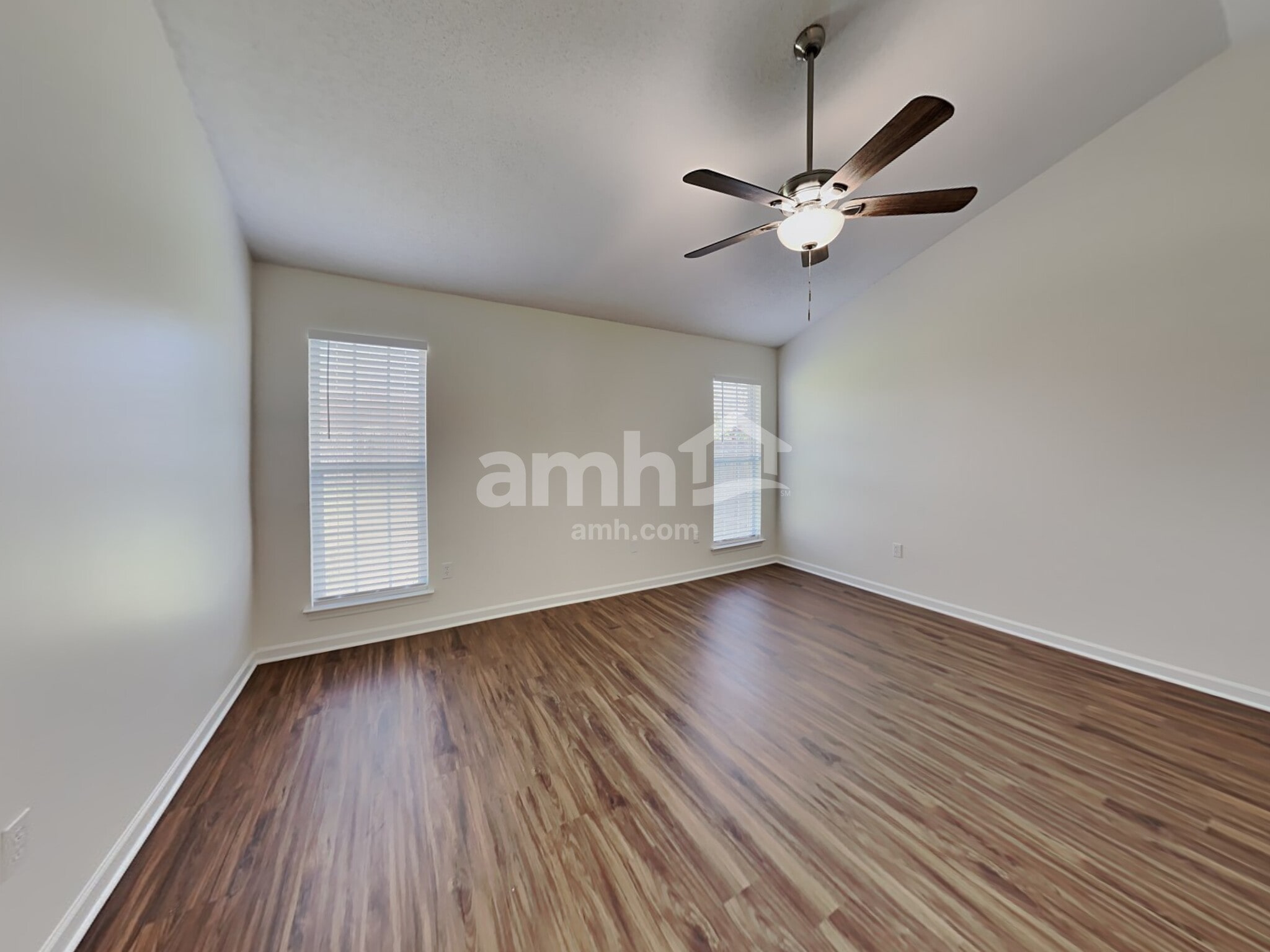 Building Photo - 2605 Hunters Pointe Dr