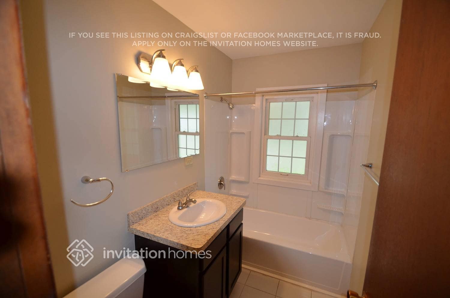 Building Photo - 124 Oakwood Rd