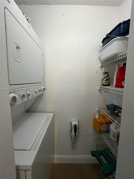 Building Photo - 770 Claughton Island Dr