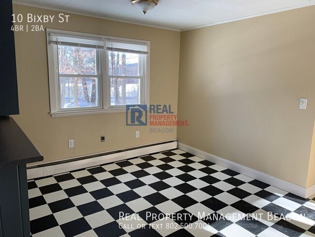 Building Photo - 10 Bixby St