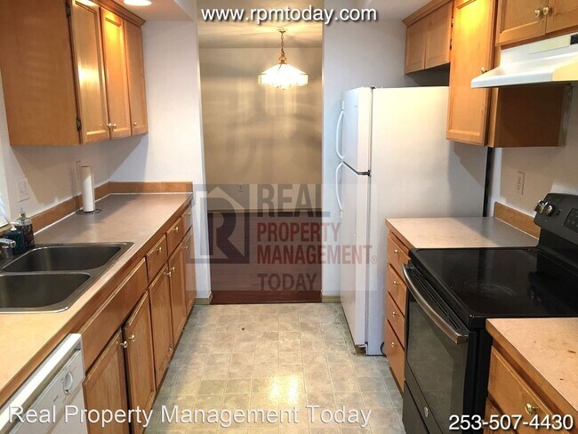 Building Photo - 4 br, 2.5 bath House - 1561 S 90th St