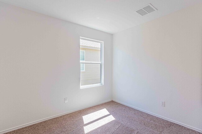 Building Photo - 9143 Coronal Rings