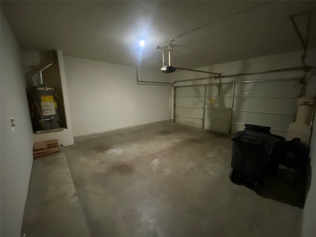 Building Photo - 12279 Oxford Cres Cir