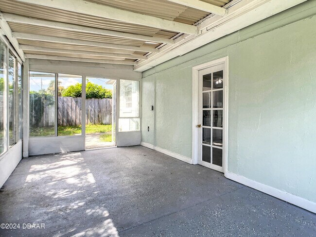 Building Photo - 152 Ponce De Leon Dr
