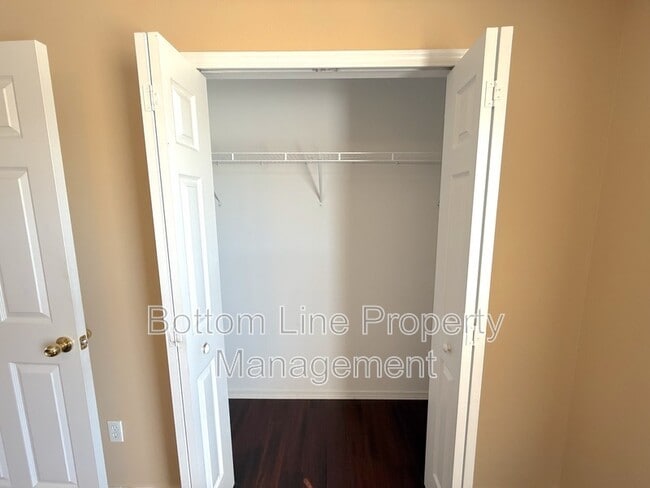 Building Photo - 8125 Rosberg Ln