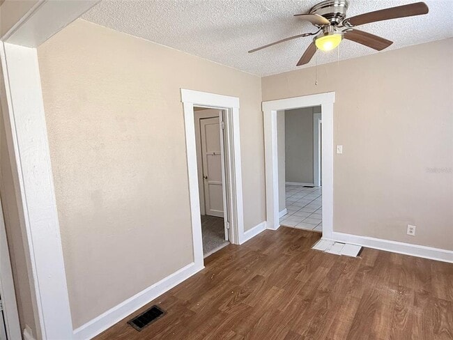 Building Photo - 2609 4th St S