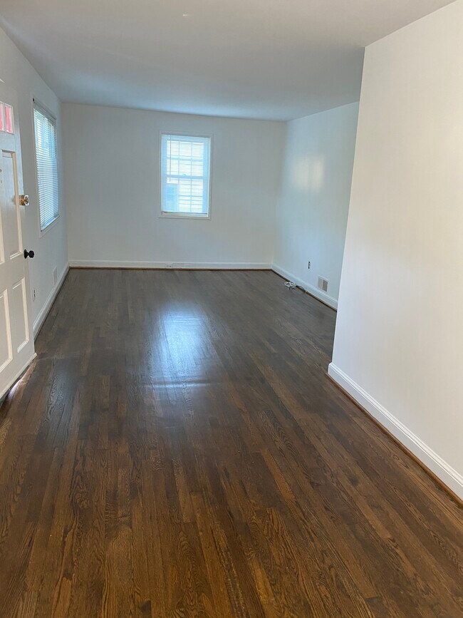 Building Photo - 5914 Coral Sea Ave