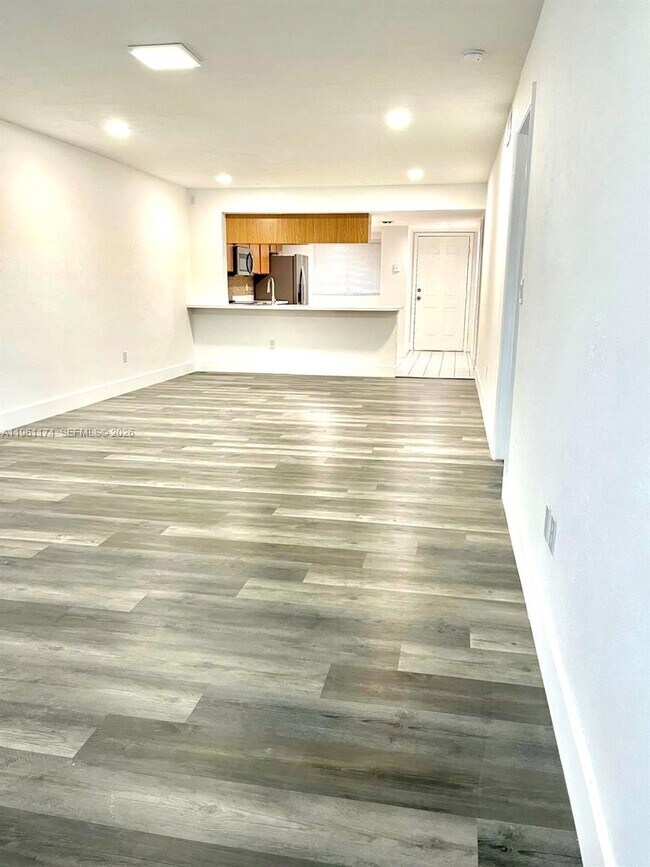 Building Photo - 1005 Palm Beach Trace Dr