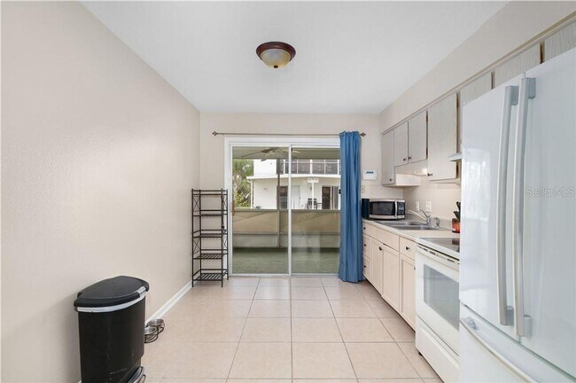 Building Photo - 1003 Dora Ave